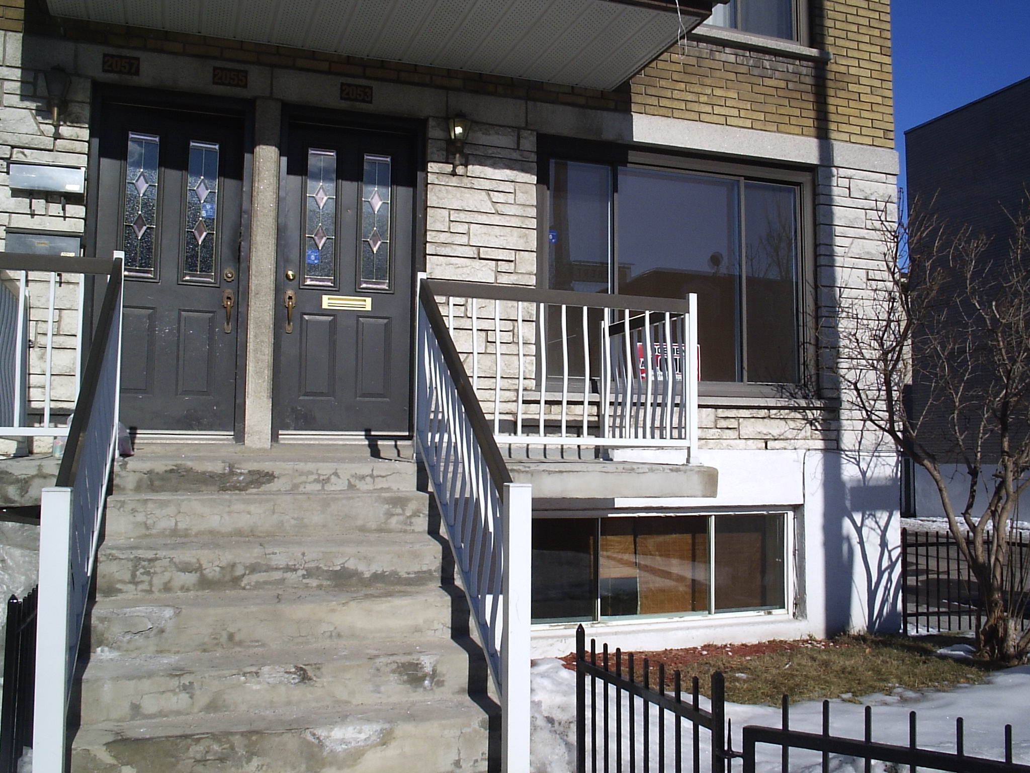 Logement a louer lib. 800 par mois. Grand 5 1/2 au 1er H1L5P9 à vendre